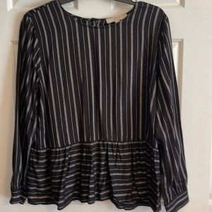 Black and White Loft Peplum Top Size XL. GUC.